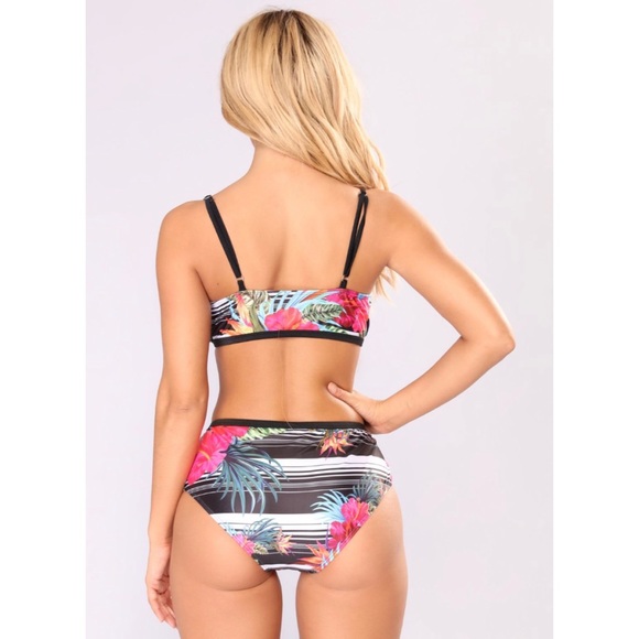 Fashion Nova’ Island Paradise Bikini - Picture 13 of 14